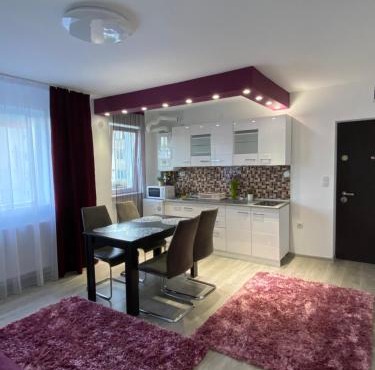 12 RESIDENCE APARTMENT