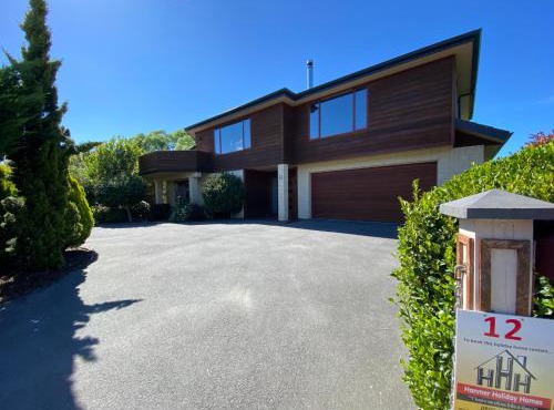 12 Tarndale Place
