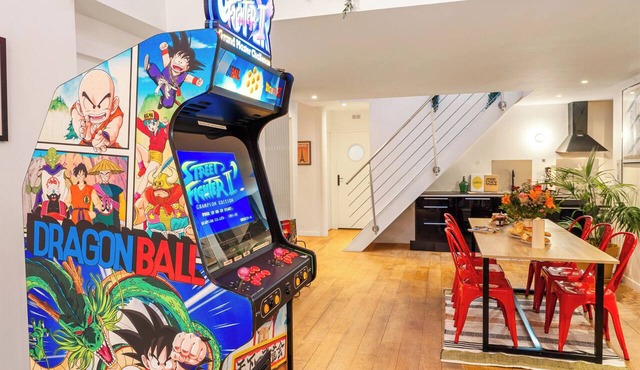 120m² Loft in Central Paris – 3 Bedrooms, Sleeps 6, near République