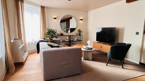 120sqm Duplex Apartment with AC Free Parking Family & Business