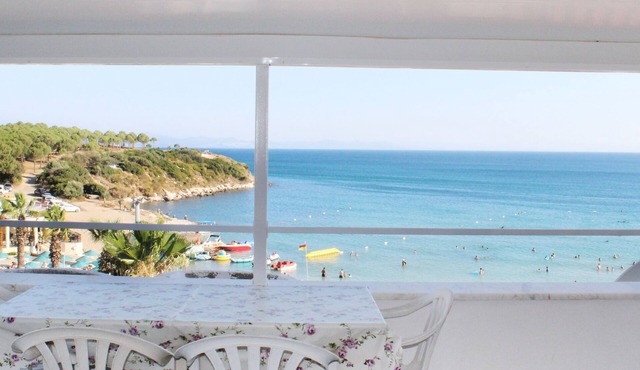 13 Beachside Seaview Apartments