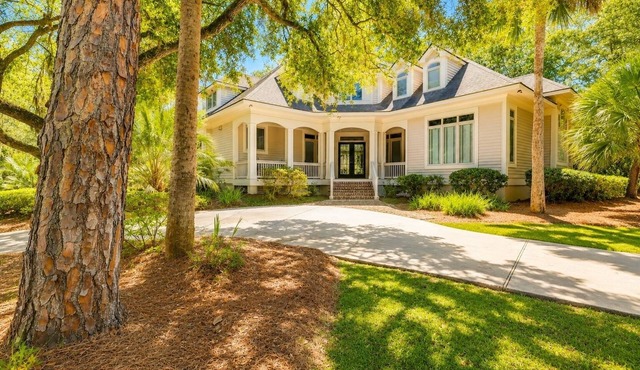 13 Duck Hawk -Relax on the Front porch w/rockers and a private pool!