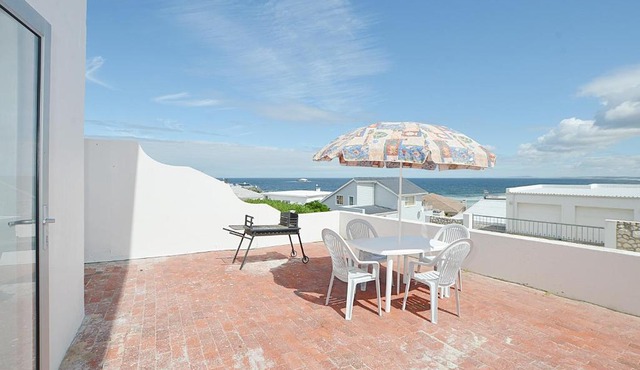 13 on Main Beach Flat