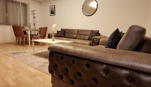 15 min. from CHIO-Aachen. Lovingly furnished apartment with balcony.