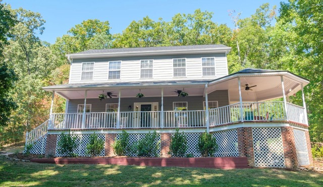 15 Min from UNC - 3bdr 2.5ba