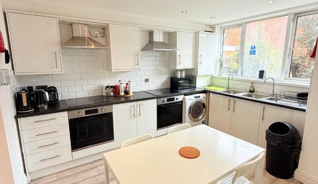 15 min to Central London Guest Suites 22