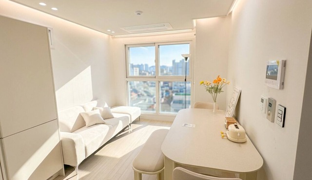 [15 mins to Hongdae] Newly built two-room building