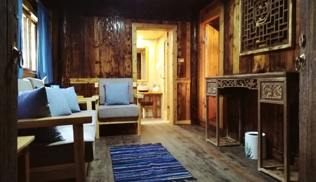 150-year-old Authentic family friendly ethnic Dong Village Wood House