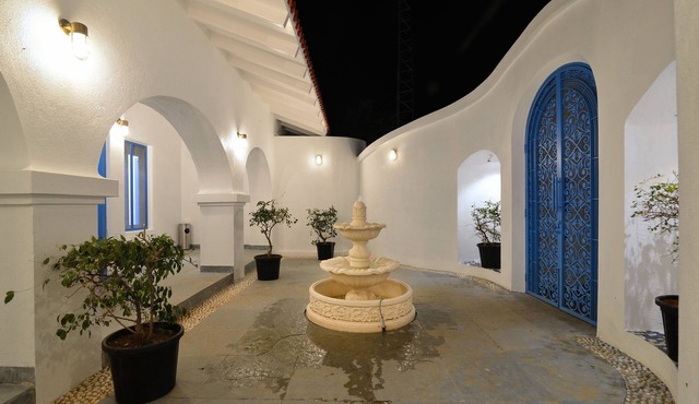 1517 Greek House By Kaz Stays