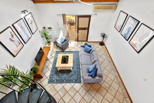 16 Cottesloe - steps from beach - sleeps 3