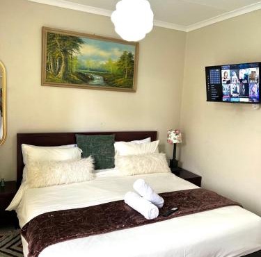 17 Byvanger Luxury Home Deluxe King Suite Room 3
