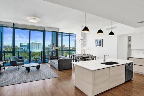 17WEST Spacious 2BR Apartment with Balcony 511