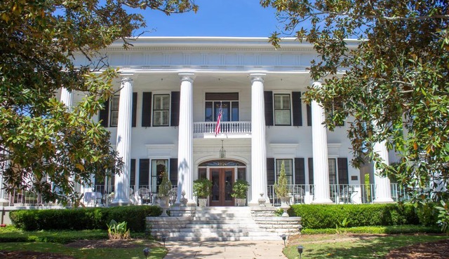 1842 Inn