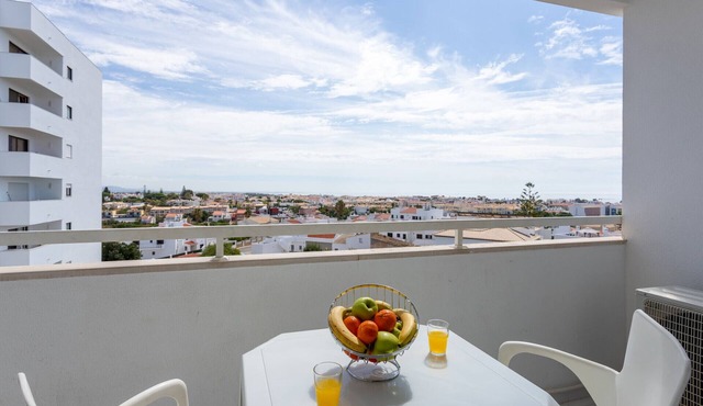#189 Montechoro Flat by Home Holidays