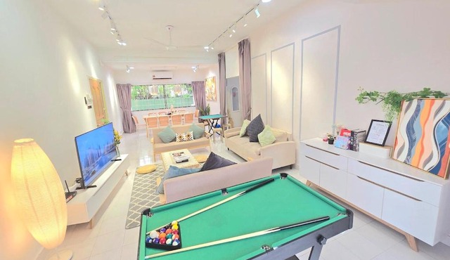 18Pax PJ SS2 Bungalow House, SEK14, 1min to Hospital Picaso, 5 mins to Sheraton PJ, 5km to MidValley
