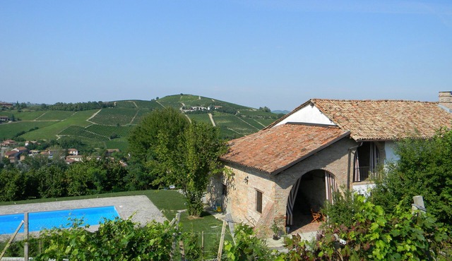 18th century winery with 11x5m private pool and wonderful views