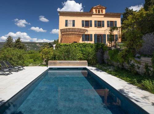 18thC perfumer's home, heated pool & view