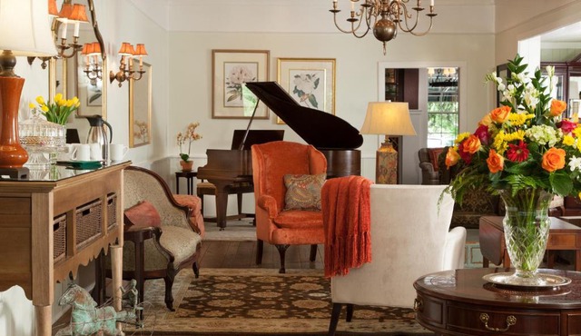 1906 Pine Crest Inn
