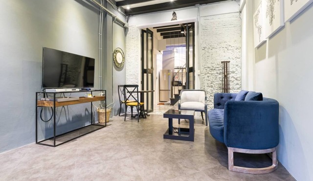 196 Oldtown Chic