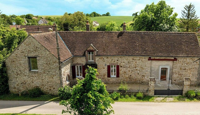 19th-century farmhouse between Troyes and Provins
