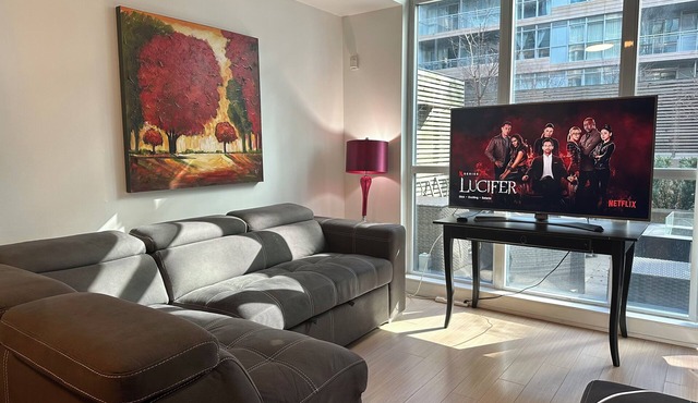 1Bdrm+den w/2real beds+sofabed&Terrace&parking