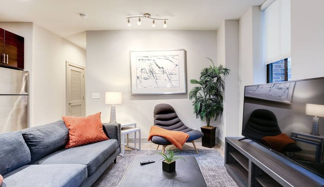 1BR Apartment With Gym & City Views