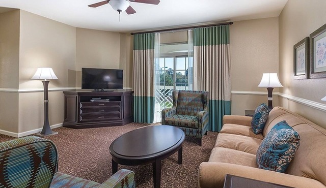 1br Colonial Style in historic Williamsburg!