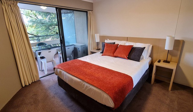 1BR Executive Apartment, in City Centre