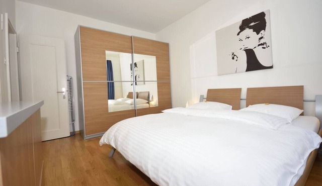 1BR - great starting point for tourists - Mill 324