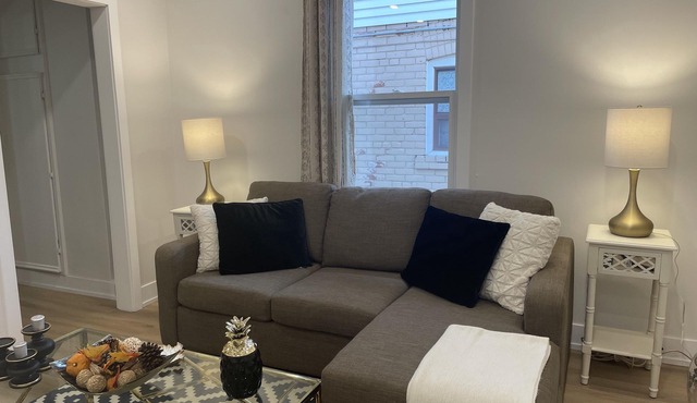 1BR Main Floor Toronto | 15 Min Downtown + Parking