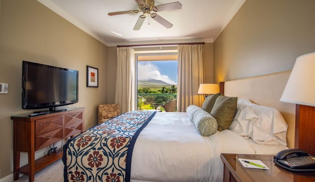 1BR Resort View with Den at Honua Kai Resort & Spa, Full Kitchen, Private Lanai