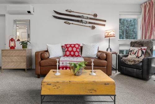 1BR + Sofa Bed | Greystone Lodge | Ski in/Ski out | Pool & Hot Tub | Epic Locations