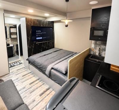 1BR SRV Studio Apartment - WYMA Retreat TERRA