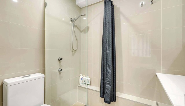 1BR unit in the heart of Manly