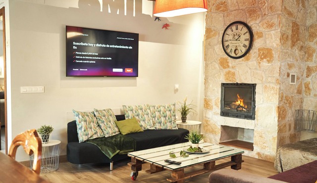1h from Madrid fireplace, bbc PRIVATE bathroom in BEDROOMS Casita Entre Acebedas