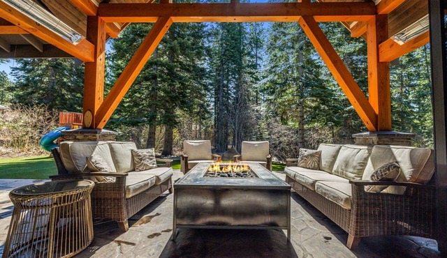 1PM Check In/Out | Scenic Mountain Cabin! Private Setting+Spa/Epic GameRm