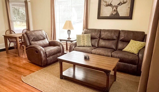 1st Base Apt 1 - All Star Baseball Rentals