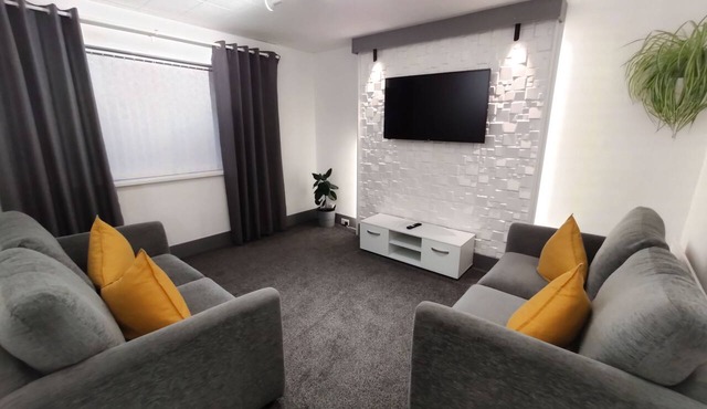 1st floor double & twin room apartment.