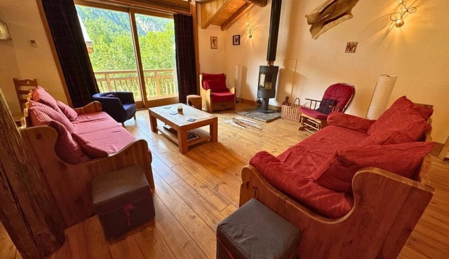 1st floor, view mountain, balcony, fireplace or stove, tv, ski locker, 100m²