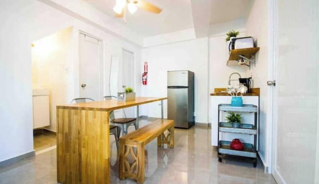 2.1 Apt with Generator for 6, near restaurants
