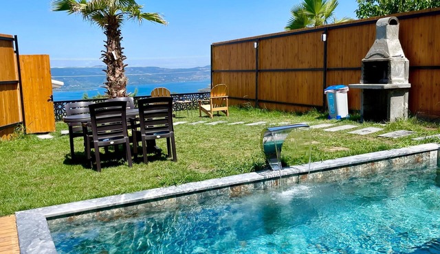 2+1 Heated Private Pool - Lake View - 5 Person Bungalow in Dibektaş