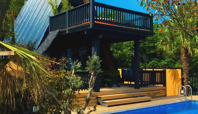 2+1 Lake view - Private heated pool - Jacuzzi - 5 person bungalow