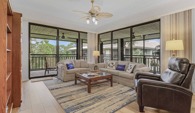2/2 Corner Unit Condo in Bonita Bay! Large Lanai Space!
