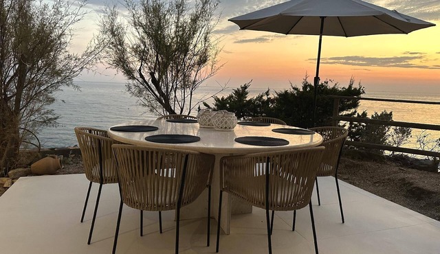 2 accesses to the private beach - Roc Villa