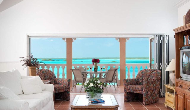 2 acre Waterfront Estate (unbelievable views, 2 Pools, Kayaks,)