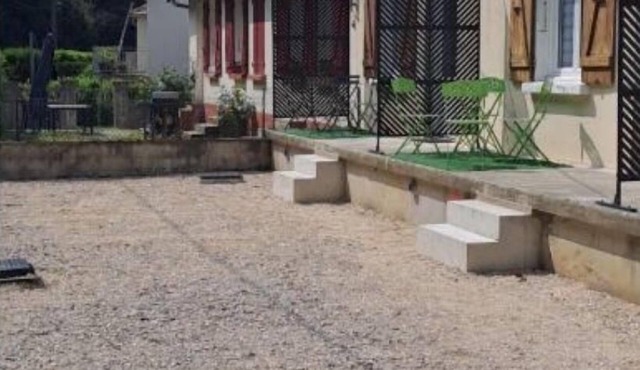 2 adjoining apartments - "To each his own" +Private parking lot