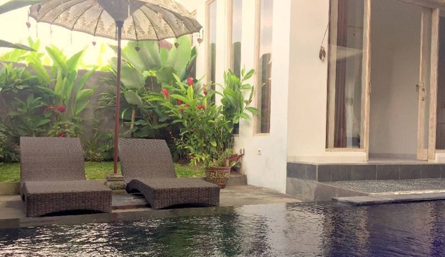 2 BDR Private Villa in the ricefield with Pool, AC, WIFI & close to Ubud Center