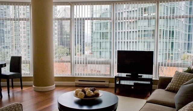 2 bdrm sanctuary in the heart of Downtown/Coal Harbour