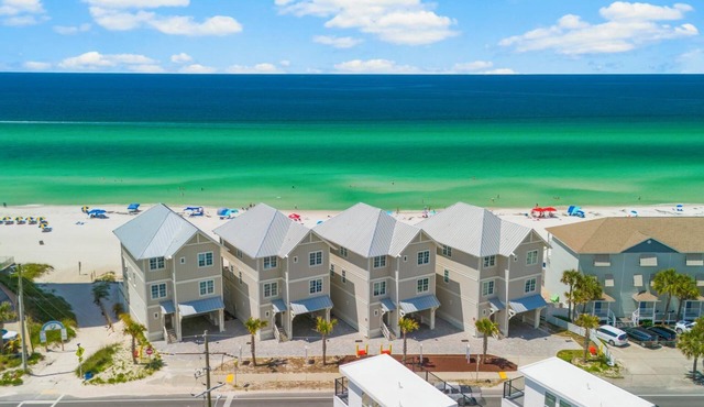 2 Beachfront Homes - Whale Rested Family - 2 Private Pools, Sleeps 24