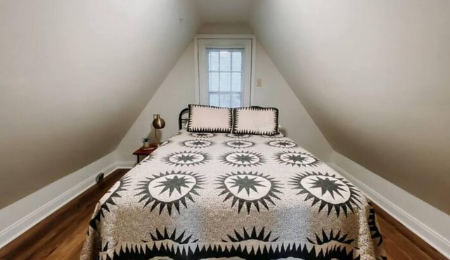 2 Bed, 1 Bath A-Frame Cabin by Cave Run Lake